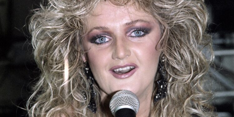 Умерла Бонни Тайлер — легендарная исполнительница хита «Total Eclipse of the Heart»