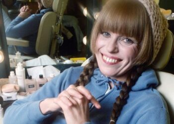 Умерла Луиза Лассер: вторая жена Вуди Аллена и звезда культового сериала