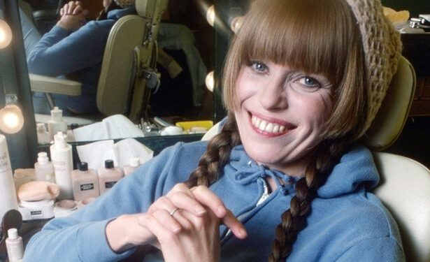Умерла Луиза Лассер: вторая жена Вуди Аллена и звезда культового сериала