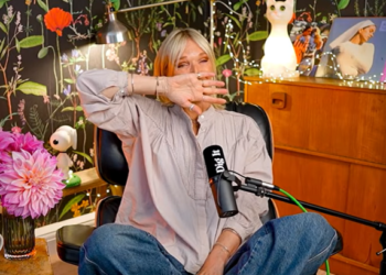 Ведущая BBC Radio 2 расплакалась в эфире, прощаясь с умирающим отцом