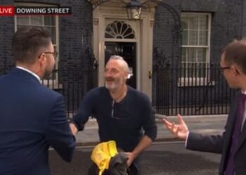 Ведущий BBC Breakfast попал в неловкую ситуацию в резиденции премьер-министра
