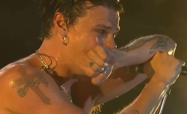 Yungblud отменил выступление на фестивале: «Мне нужно разобраться с тем, что происходит»