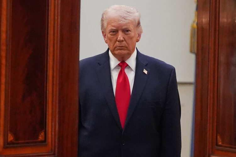 Защитник сборной Аргентины проигнорировал рукопожатие Трампа на финале ЧМ-2026