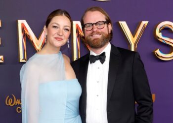 Звезда «Медведя» Эбби Эллиотт подала на развод после почти 10 лет брака