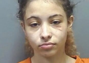 21-летняя Шайанния Джонсон зарезала мать на парковке Chick-fil-A