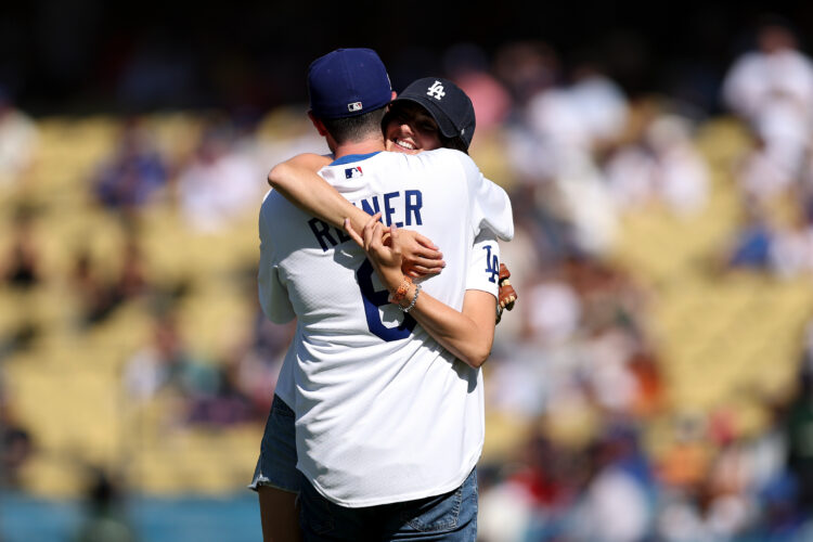 Дети Роба Райнера почтили память отца на матче Dodgers