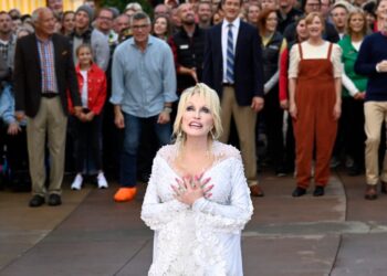 Долли Партон умерла: президент Dollywood скорбит о «главном мечтателе»