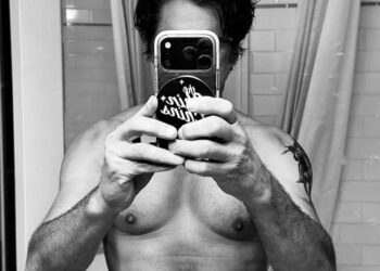 John Stamos Posts Nude Bathroom Selfie to Celebrate His 63rd Birthday
