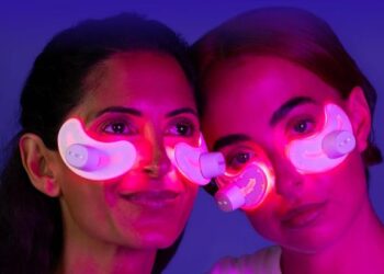 Как LED-патчи убрали мешки под глазами за 30 дней
