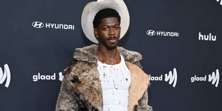 Lil Nas X объявил о смерти матери