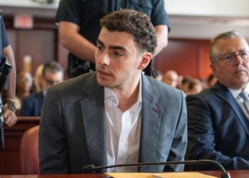 Луиджи Манджоне признал вину: дайджест светских новостей