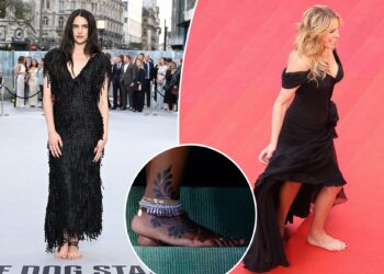 Маргарет Куолли вышла на красную дорожку в «босоножках» Chanel и сломала интернет