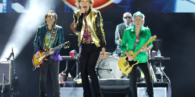 Мик Джаггер снова доказал, что у него есть «Moves Like Jagger»