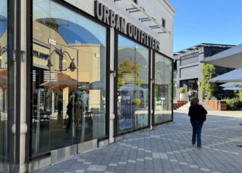 «Момент славы» моллов: почему Urban Outfitters и Coach побеждают в битве за поколение Z