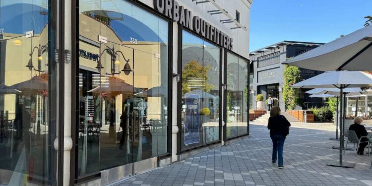 «Момент славы» моллов: почему Urban Outfitters и Coach побеждают в битве за поколение Z