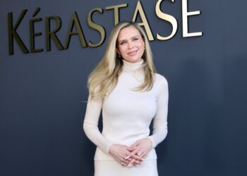 Сара Фостер нашла идеальную формулу для проводов детей в школу: стильно, быстро и без лишних решений