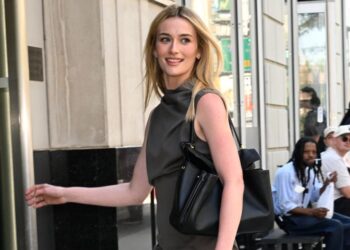 Сара Пиджен: сумка Balenciaga за $4511 и её аналог за $79