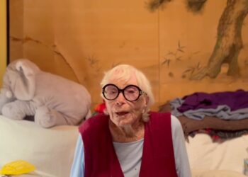 Ширли Маклейн, 92, передала любовь фанатам «Sweet Charity»