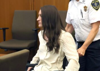 Суд над Линдси Клэнси: мать, убившая троих детей, навсегда парализована после падения со второго этажа