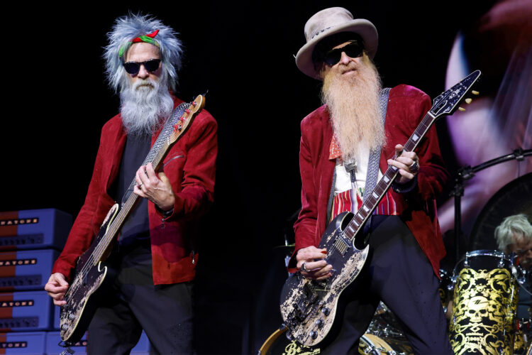 ZZ Top отменили концерт из-за «кадровых вопросов»