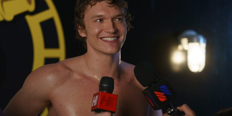 ‘Heated Rivalry’ fans are spiraling over Connor Storrie’s new haircut