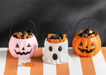 Mud Pie выпустила жутко милый декор для Хэллоуина