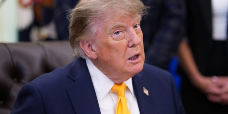 Трамп настаивает: 11 сентября его спасли двое пожарных